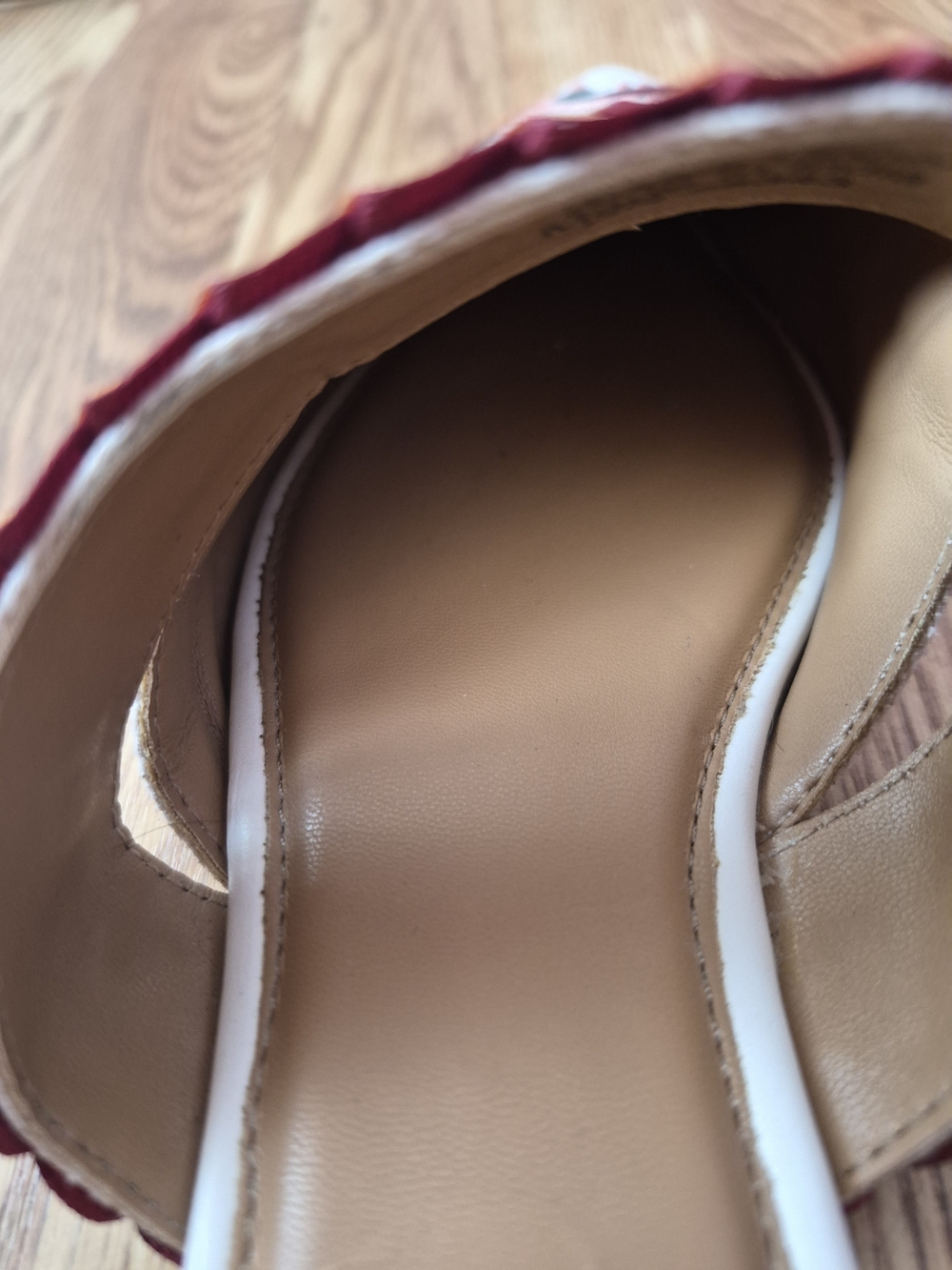 Haute Hippie White Embroidered Pointed-Toe ,size 8 - Picture 7 of 7